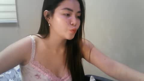 Snapshot of kitty_fussy chatting on 05/28/26, 12:24 kitty_fussy online show from 05/28/26, 12:24