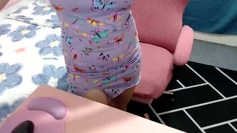 Kate online show from 04/24/26, 06:43