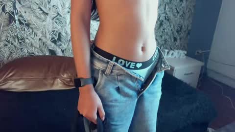 Snapshot of kitty_kryss chatting on 02/27/25, 04:53 kitty_kryss online show from 02/27/25, 04:53