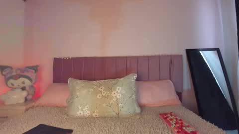 Snapshot of kitty_kryss chatting on 10/23/25, 02:16 kitty_kryss online show from 10/23/25, 02:16