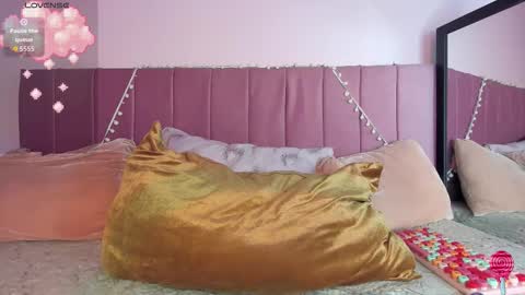 Snapshot of kitty_kryss chatting on 11/19/25, 04:51 kitty_kryss online show from 11/19/25, 04:51