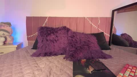 Snapshot of kitty_kryss chatting on 01/13/26, 05:40 kitty_kryss online show from 01/13/26, 05:40