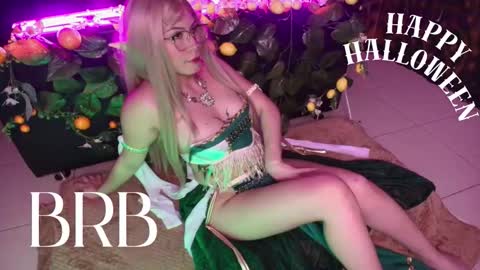 Snapshot of kitty_malach chatting on 11/02/25, 02:14 Kitty online show from 11/02/25, 02:14