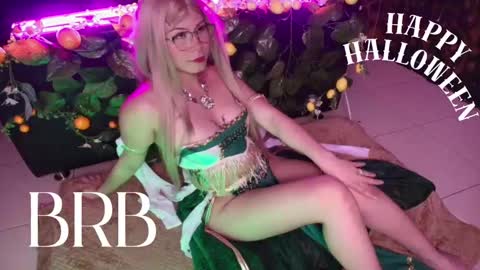 Snapshot of kitty_malach chatting on 11/18/25, 04:17 Kitty online show from 11/18/25, 04:17