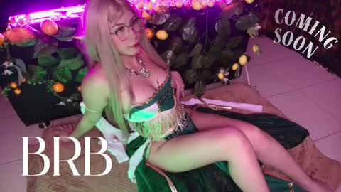 Snapshot of kitty_malach chatting on 11/23/25, 02:44 Kitty online show from 11/23/25, 02:44