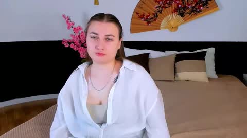 Snapshot of kitty_murmur chatting on 11/24/25, 03:01 kitty_murmur online show from 11/24/25, 03:01