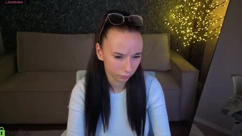 Snapshot of kitty_roose chatting on 02/20/26, 09:43 kitty online show from 02/20/26, 09:43