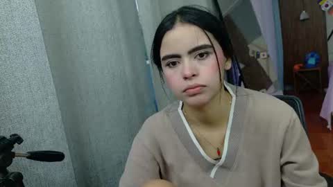 Snapshot of kitty_rousse01 chatting on 06/18/26, 12:09 online show from 06/18/26, 12:09