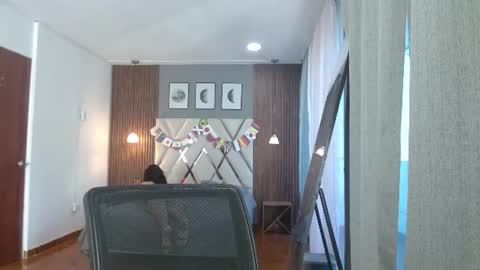 Snapshot of kitty_rousse01 chatting on 07/14/26, 12:00 online show from 07/14/26, 12:00