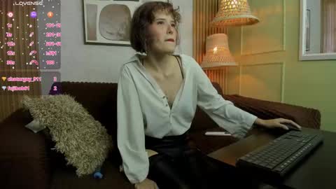 kitty_star_ online show from 04/21/26, 08:12