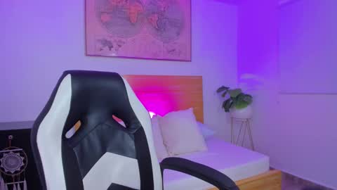 K I T T Y online show from 02/12/26, 01:39