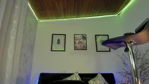 Kendall Saray   online show from 02/14/25, 11:53