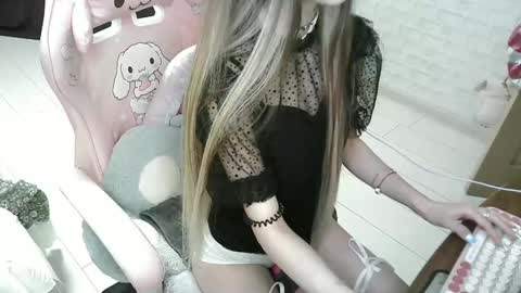 Snapshot of kittybounty chatting on 12/11/24, 09:01 KittyBounty online show from 12/11/24, 09:01