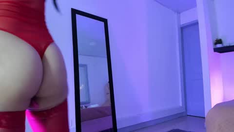 Jenn online show from 12/13/24, 08:47