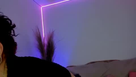 Jenn online show from 01/14/25, 12:00