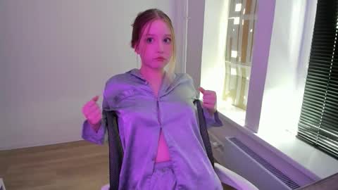 kittydollstella online show from 12/15/25, 02:27