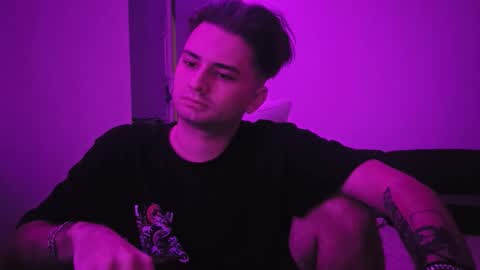 Snapshot of kittyeliz chatting on 12/14/25, 10:36 Eliz online show from 12/14/25, 10:36