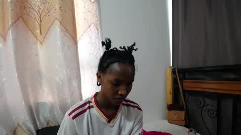 Snapshot of kittyfay_ chatting on 04/27/26, 12:14 Fay online show from 04/27/26, 12:14