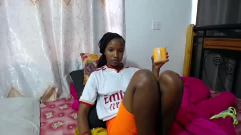 Snapshot of kittyfay_ chatting on 05/11/26, 08:20 Fay online show from 05/11/26, 08:20