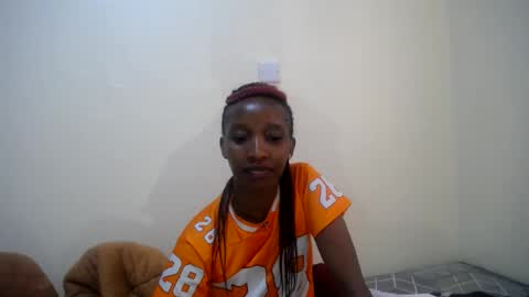 Snapshot of kittyfay_ chatting on 06/17/26, 06:16 Fay online show from 06/17/26, 06:16