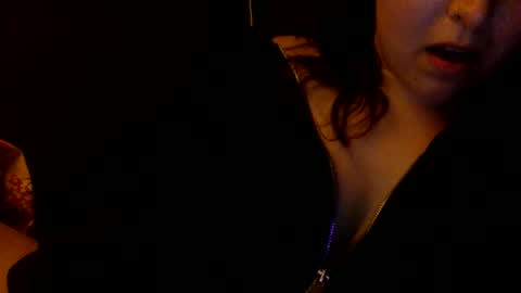 Snapshot of kittygirl__ chatting on 11/27/25, 08:33 kitty online show from 11/27/25, 08:33