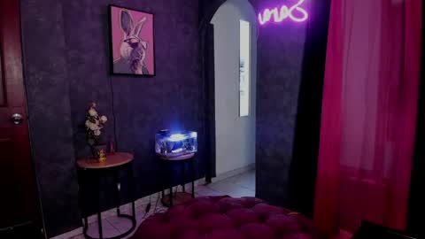 Snapshot of kittyhotts chatting on 06/04/26, 12:00 Sari bell online show from 06/04/26, 12:00