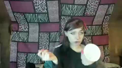 Snapshot of kittyispurring420 chatting on 12/12/24, 02:04 Kitty online show from 12/12/24, 02:04