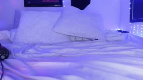 Snapshot of kittykay86 chatting on 01/18/25, 10:28 Bella Blue BBW online show from 01/18/25, 10:28