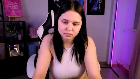 kittykriss_ online show from 12/04/25, 04:05