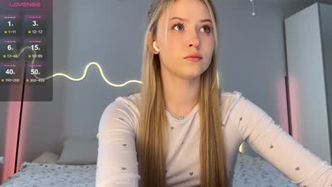 Monika online show from 02/06/26, 07:12