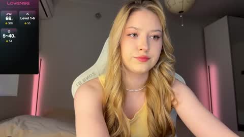 Monika online show from 04/23/26, 03:19