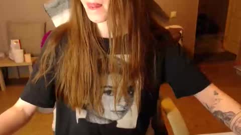 Snapshot of kittylovemoon chatting on 05/15/26, 08:49 KittyloveMoon online show from 05/15/26, 08:49