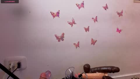 Snapshot of kittyroses chatting on 01/17/26, 12:59 Kitty online show from 01/17/26, 12:59