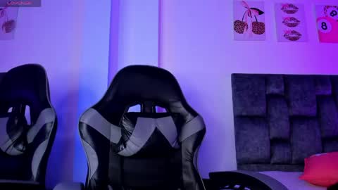 kitty online show from 04/18/26, 06:45