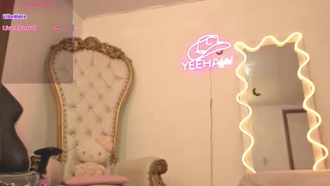 Kitty  online show from 11/07/25, 11:43