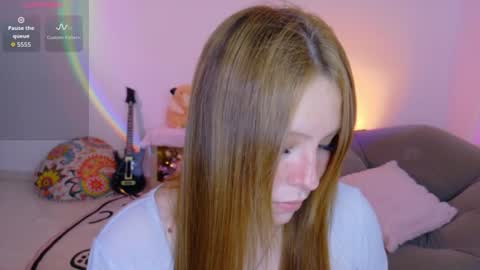  K I T T  Y  online show from 07/17/26, 03:39