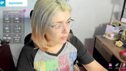 Snapshot of kittytrixy97 chatting on 12/14/24, 10:13 Kitty Trixy online show from 12/14/24, 10:13