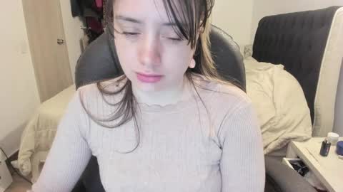 kittywantslove23 online show from 04/22/26, 11:17