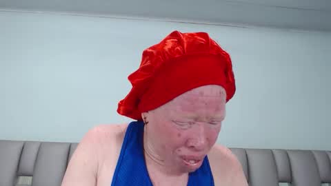 kittywhiteass online show from 09/21/25, 06:48