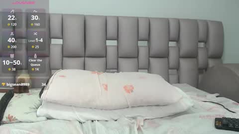 kittywhiteass online show from 10/10/25, 11:09