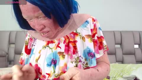 kittywhiteass online show from 10/12/25, 07:02