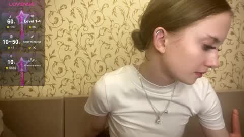 kittywithu online show from 09/17/25, 04:52