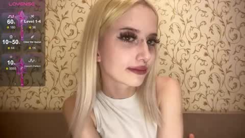 kittywithu online show from 10/17/25, 05:15