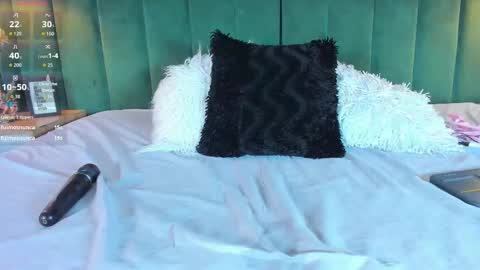 K I T T Y Y  online show from 09/10/25, 06:19