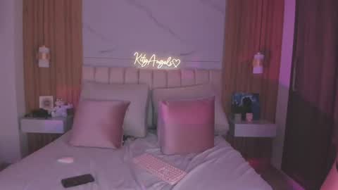 Snapshot of kity_angelss chatting on 07/02/26, 03:23 Angel Independent Model online show from 07/02/26, 03:23