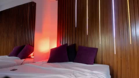 Kitty Hill online show from 03/06/25, 07:14