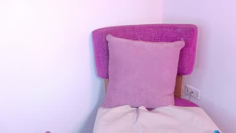 Kitty Hill online show from 02/15/26, 07:51