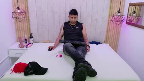 Luisa y Jairo online show from 11/08/25, 12:27