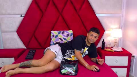 Luisa y Jairo online show from 11/29/25, 12:19