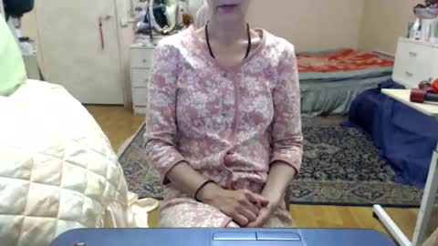 Snapshot of kiuminberry chatting on 11/15/25, 10:23 KiuminBerry online show from 11/15/25, 10:23